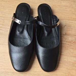 NWOB BY FAR Black Gloss Etta Slippers SZ 39